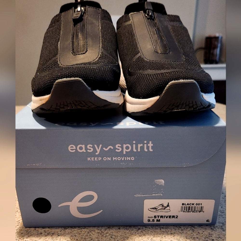 Easy Spirit Striver2 Walking Shoe, black